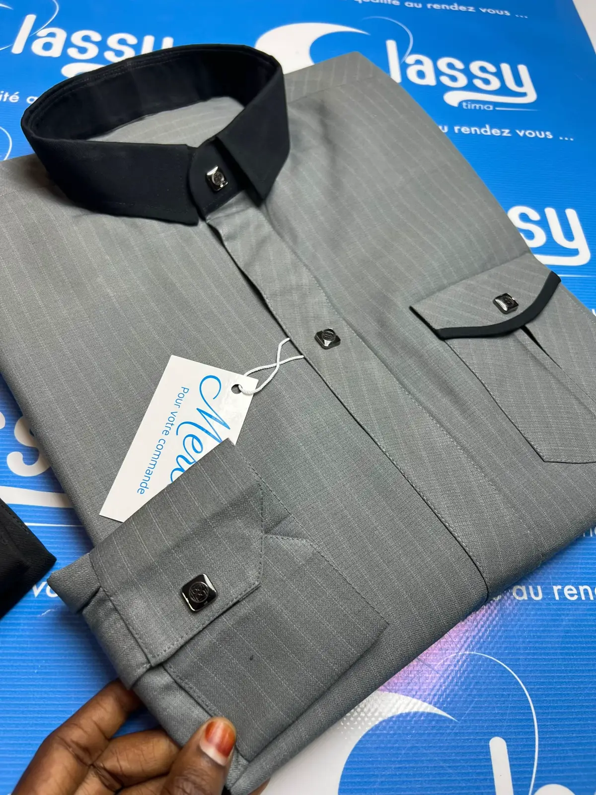 Disponible sur commande  Prix :40.000f #mode #tailleursenegal #couturetiktok #africanfashionandstyles #fashiontiktok #modelehomme #stylemoderne #tabaski2025 #pantalonclassic #chemise #kaftankings #pourtoiii #africanstyle #flypシ #