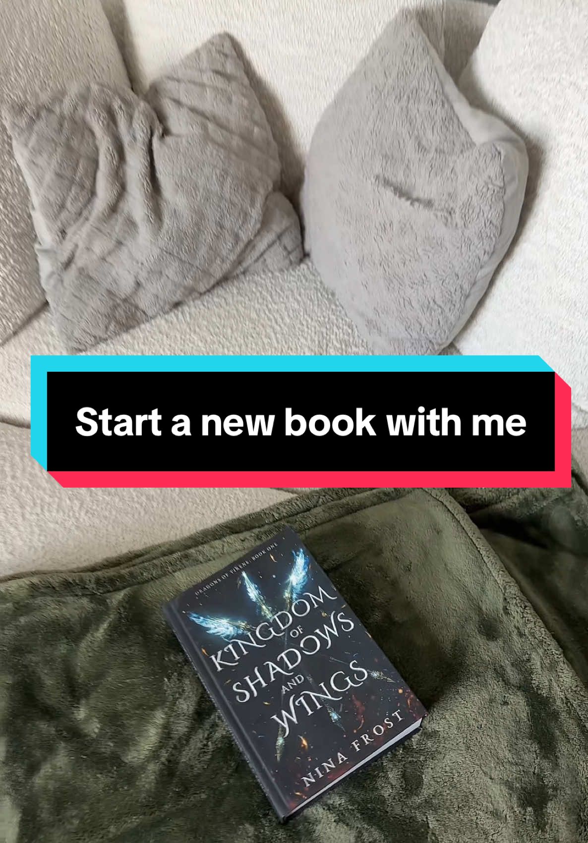 What are you reading? #BookTok #bookish #bookworm #readersoftiktok #reading #fantasybooks #fantasybooktok 