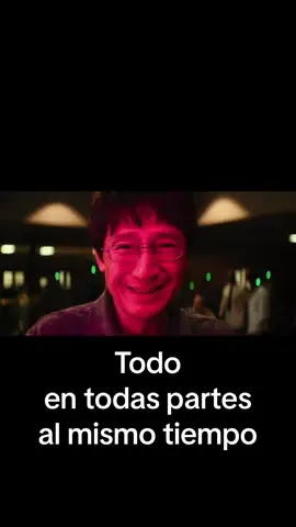 Esta pelicula tan caótica te emociona de igual manera 😢   #everythingeverywhereallatonce #todoentodaspartesalmismotiempo #reflexiones #jobutupaki #waymondwang #kehuyquan #michelleyeoh 