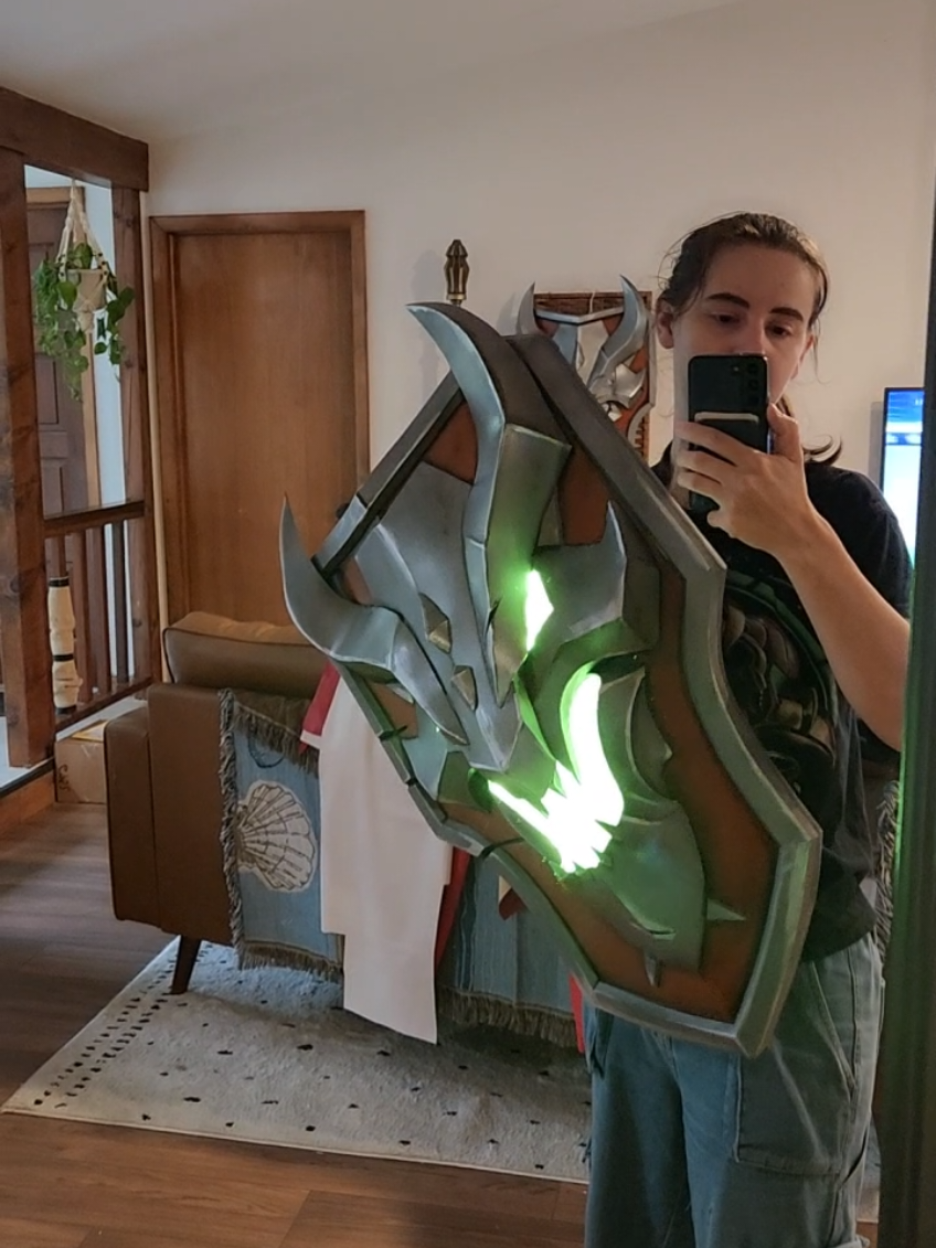 another shield made, for @RuneScape Dragonwilds #cosplay #runescape 
