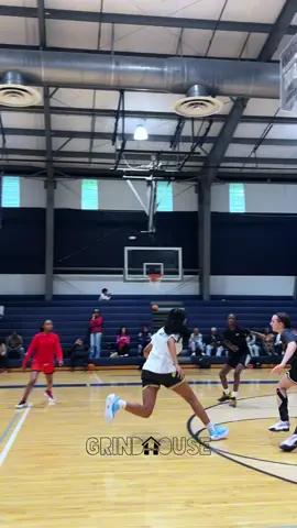 THIS IVERSON DRAG WAS SERIOUS 😳🫣 #GrindHouseBasketball #iTrainWithMarcusWalker