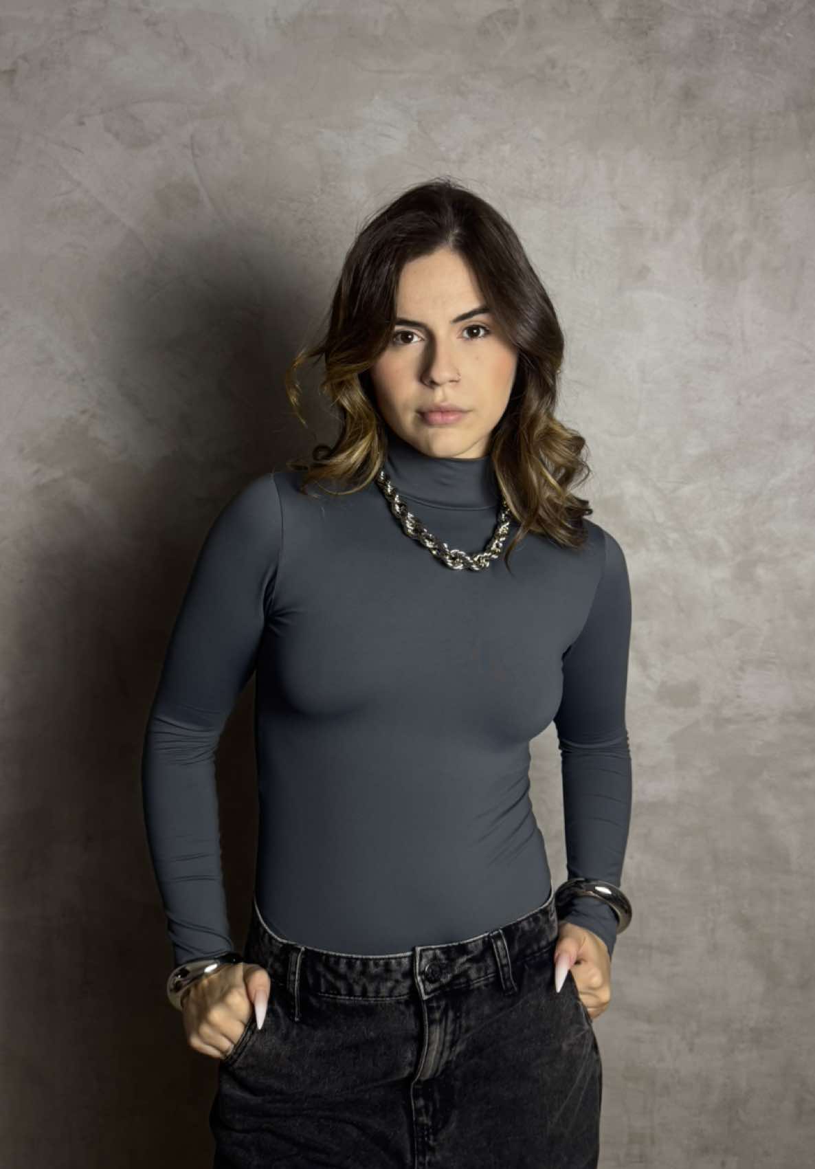 •Body Gola Alta Manga Longa• essa é uma peça coringa que toda mulher precisa ter para montar aquele look prático e com um toque se estilo tenho certeza que ja entrou para a sua wishlist 🩶