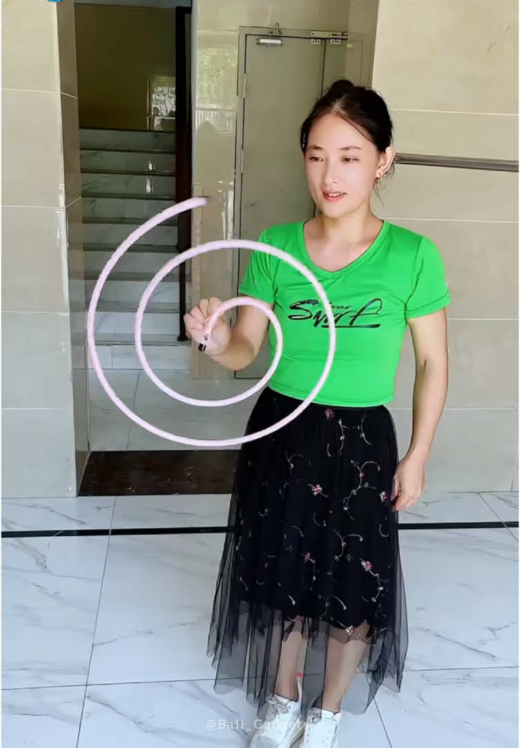 Spiral Shape Hanger Link In Bio #foryoupage #amazongadgets #amazonfind #gooditems #besthomeitems #viral_video #fyp #foryou 