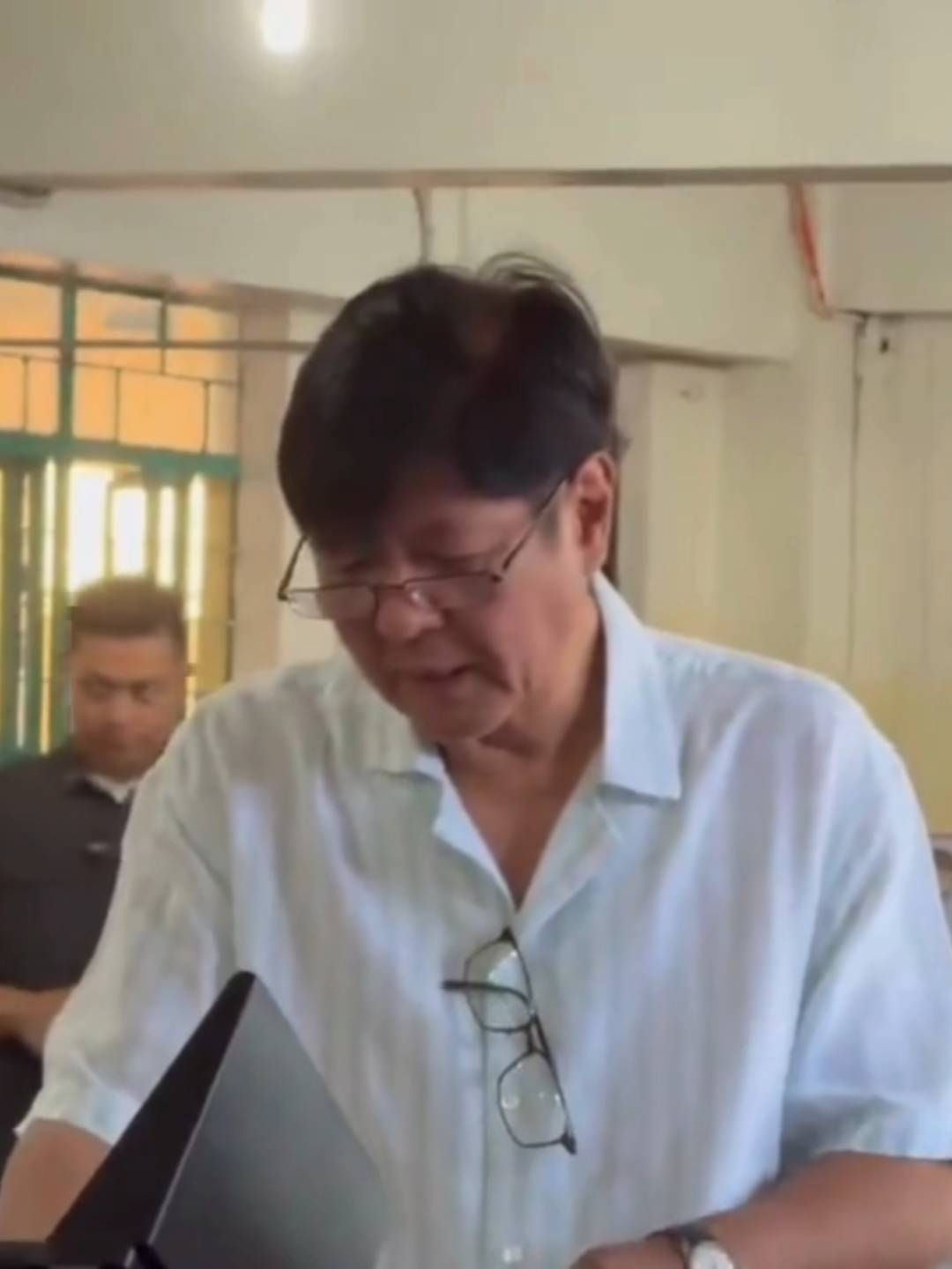 WATCH: President Bongbong Marcos Jr. casts his vote for #Eleksyon2025. | via Anna Felicia Bajo/GMA News Online