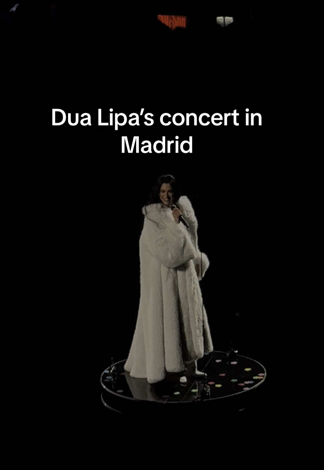 Best concert ever wouldn’t miss it #dualipa #madrid #espana #spain #concert #viral #fyp #spring #lebaneseabroad #lifeabroad #childhooddream #bestsinger dualipa #dualipafans #dualipavideos #singergirl #radicaloptimism #radicaloptimismtour #concertlive #lebaneseabroad #dualipaconcert 