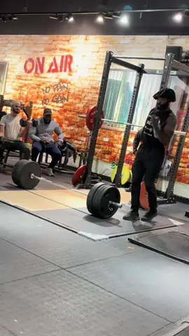 There's always a guy like that at the gym 😎 #😱 #🦁king_team🦁 #💯💯💯 #🦅eagle🦅 #😱 #🦁 #🦅 #reaction #fyp #💯 #challenge #🙈 