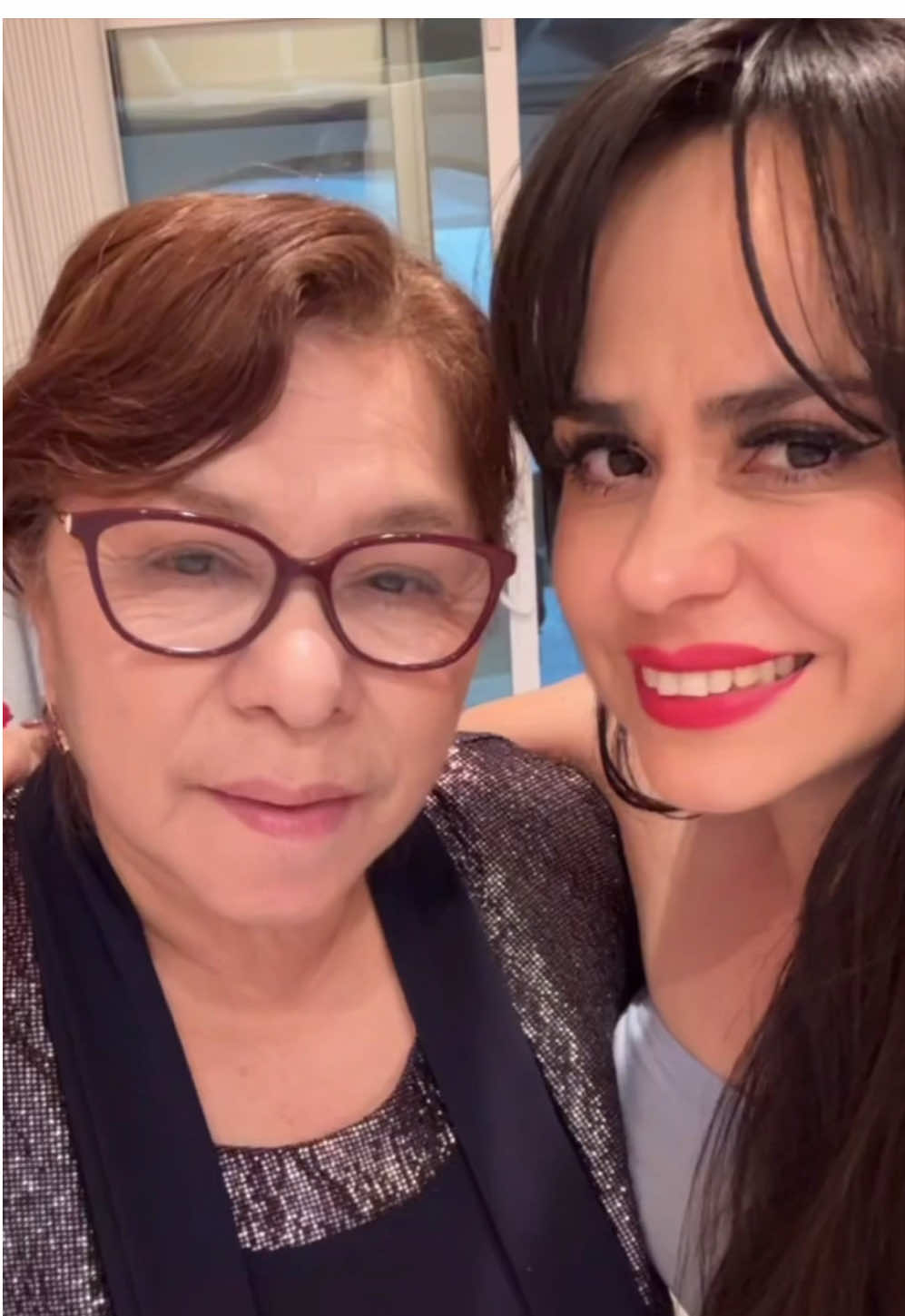 Festejando a mi mamá Gracias por tu amor incondicional te quiero mucho dios te siga bendiciendo con salud y esa fortaleza que siempre nos compartes te quiero mucho mamá. 💐🩷 #díadelasmadres #mothersday #party #mexicanfood #family #famlyandfriends #madres #bendiciones #mama #domingo #gracias  