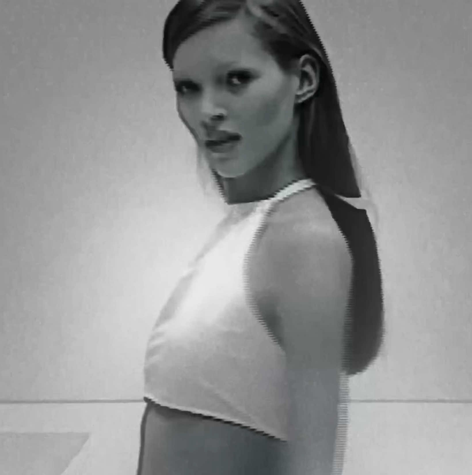 #KATEMOSS || haven’t edited her in a while #fyp #viral #meow #katemossedit #model #chic #icon #katemoss90s #aesthetic #idkidk 