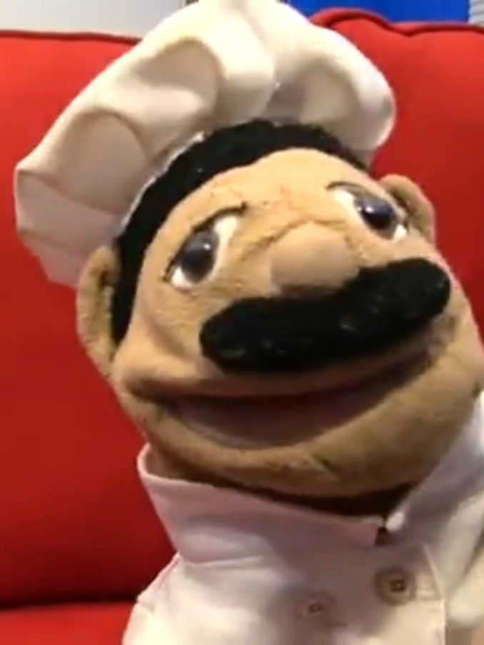 eating a burger with no honey mustard, credits to SML #sml #smlfan #smltiktok #smlfunny #funny #chefpp