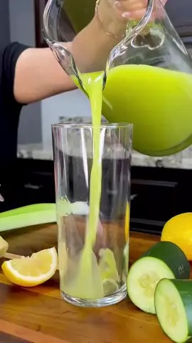 Jugo verde para bajar de peso. #jugoverde  #detox #salud 