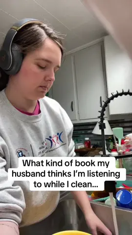 💀💀💀🤣🤣🤣 book girlies understand #smut #smuttok #tiktok #BookTok #book #books #audio #audiobook #book #read #funnyvideos #married #husband #wife #clean #cleaning 