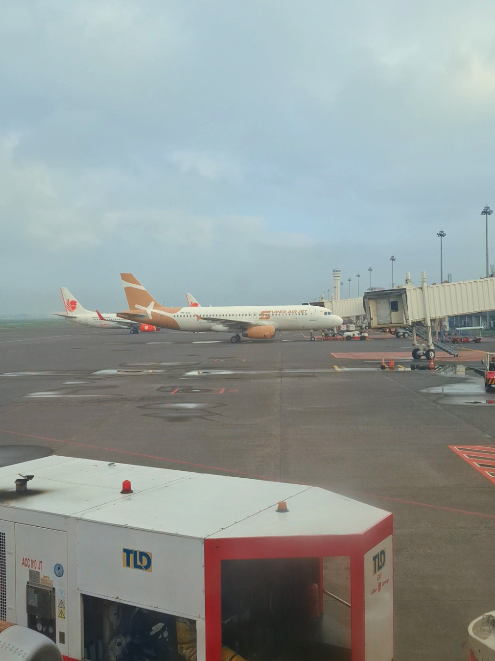 Bandar Udara Internasionak Juanda Surabaya #surabaya #bandarajuandasurabaya #pov #fyppppppppppppppppppppppp #fy #fypシ゚ #storywa #videostory #fakestory #povstories #bandara #pov 