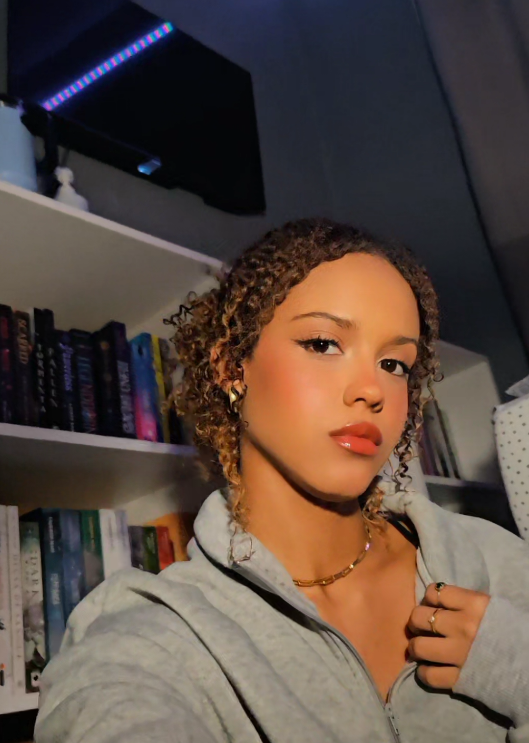 🖤✨️ nada não  só fazendo pose mesmo  #diva #latina #beauty #darkpop #fyp 