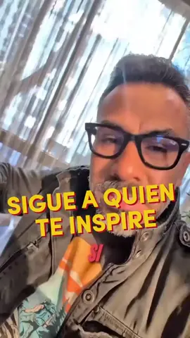¡Si quieres crecer, rodéate de personas que te inspiren! Un verdadero líder no solo manda, enseña, motiva y te impulsa a ser mejor cada día. No sigas a cualquiera… sigue a quien te eleve. 🔥 #razaperronaacademy #construccion #remodelacion #roofing #pintura #concreto #landscaping #lawncare #mentalidaddeéxito #negocioslatinos #emprendesinmiedo