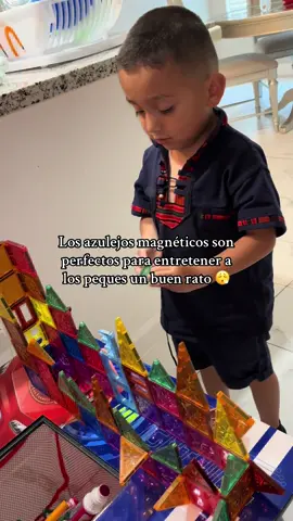 Mi niño se entretiene mucho con ellos😍 #magnetictiles #niños #jugar #parati 