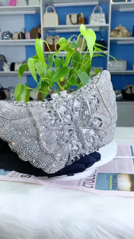 #TN tỉ mỉ đến từng chi tiết tạo nên độ sang trọng của dòng túi cao cấp#tuixinhhana #tuiditiecsangchanh #tuiditiecsangtrong #tuiditiec #tuidinhda 