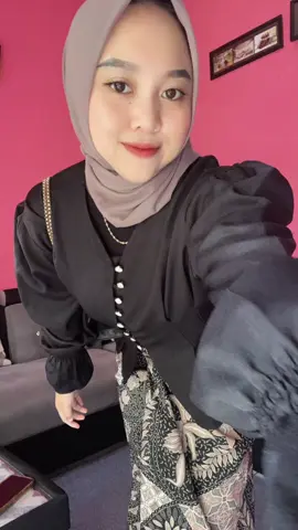 kondangan aja dulu #blouse #roklilit #roklilitbatik #fypppppppppppppppppppppp #fyp #tiktokaffiliate 