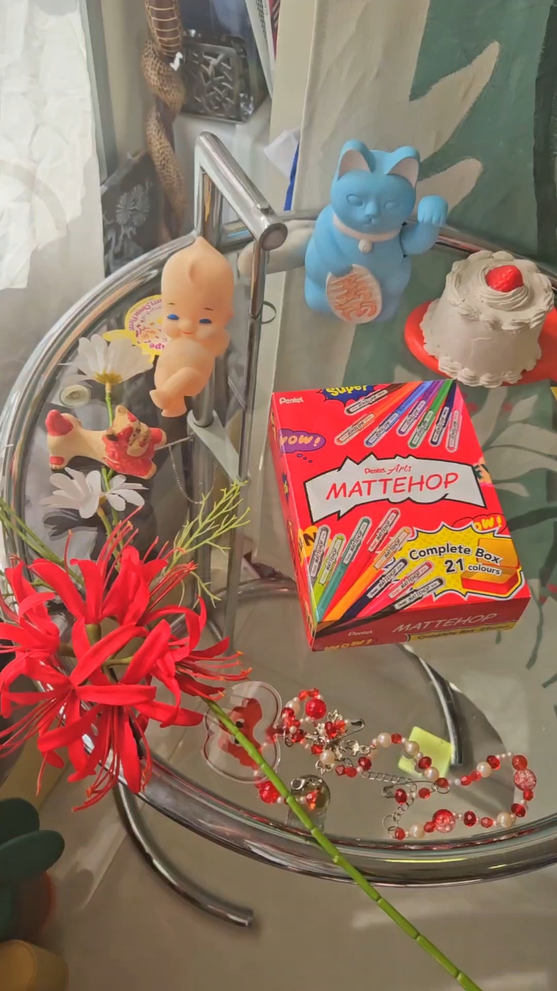 trying out @pentelsingapore 's Mattehop box set! it's super cute & has such a lovely finish... the vibrancy is incredibly shiok! #pentel #mattehop #artsupplies #stationery #artsupplyreview #pens #pentest #pentelmattehop #artisttiktok 
