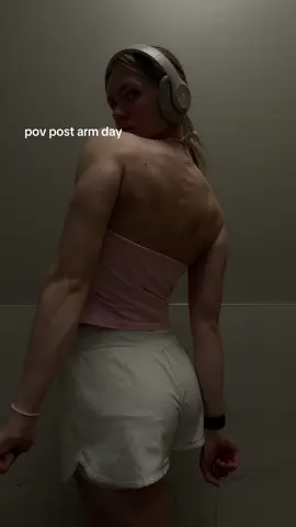 been loving upper body days recently 😶‍🌫️💪🏼  #gym #GymTok #fitnessmotivation #Fitness #discipline 