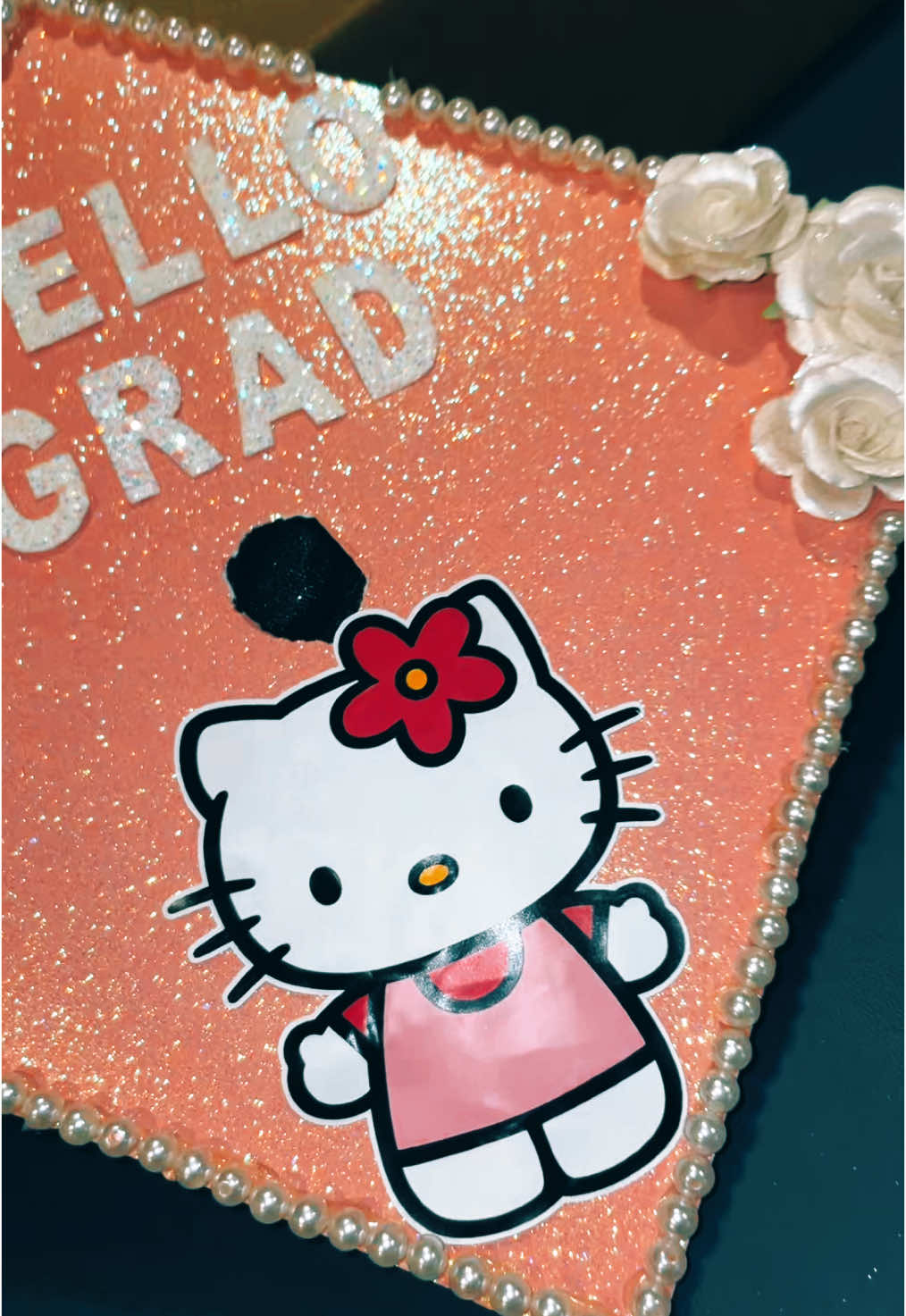 one of my pearls already fell off 🤣 #graduation #2025 #hellokittygirl 