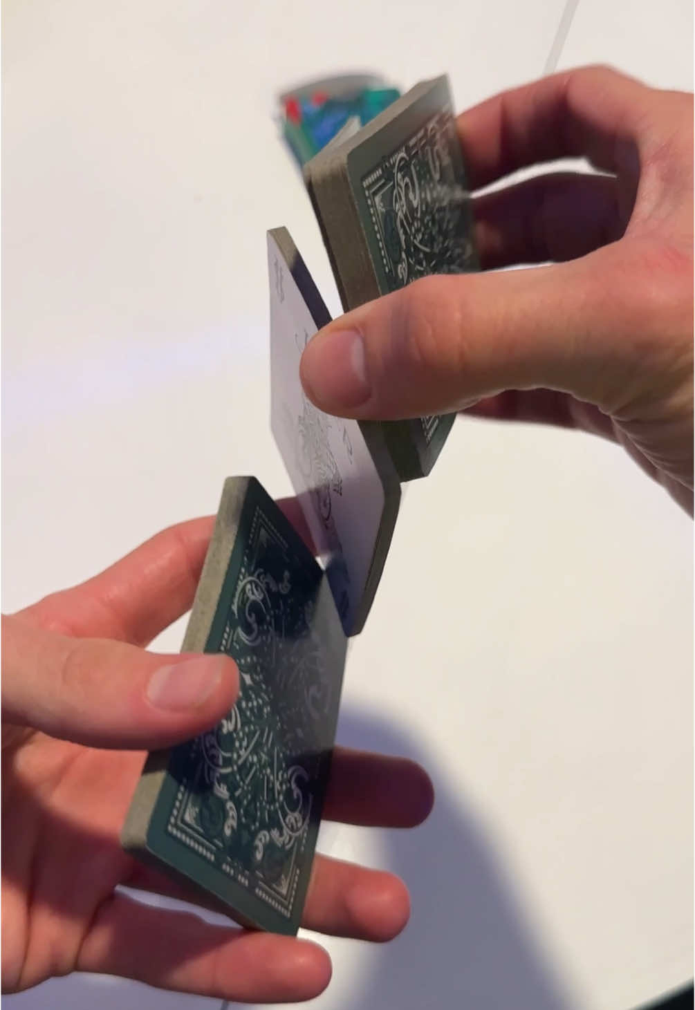 Tag me if you learn how, it’s super easy #cards #deck #magictrick 