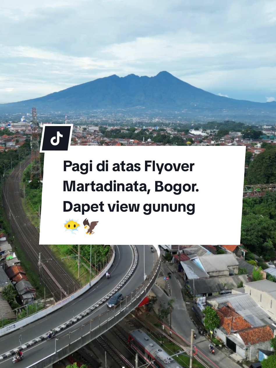 Yang mudah itu mengagumimu, yang sulit itu melupakanmu #drone #dronevideo #dronevideography #djiindonesia  #bogor #kotabogor #keretaapiindonesia #krlcommuterline #gunungsalak #fypage 