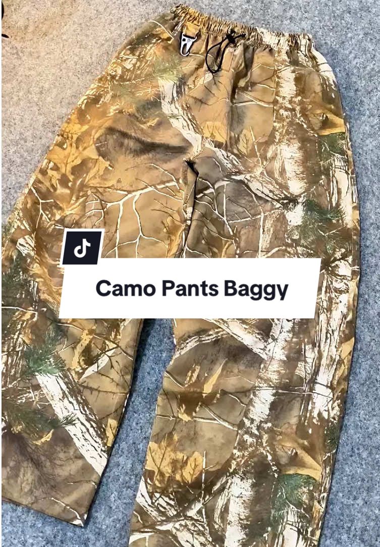 Kece Banget derrr🤩 #baggy #baggyoutfit #camo #camopants #baggypants #pants #rekomendasioutfit #fyp #fypage #fypシ゚ #foryoupage 