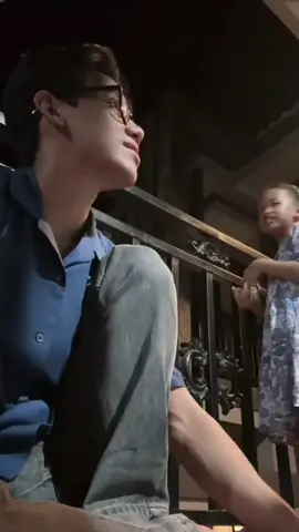 video ini, video pertama yang mendapat views dan like terbanyak di akun ini saat itu. rasanya bener-bener  gabisa di deskripsikan. seneng, bahagia, haru jadi satu. awal mula adanya akun ini pun, aku iseng ngubah dari akun secondku jd akun yg dipake buat post abang @Adzando Davema buat galeri aku gitu istilahnya karena memo penuh wkwkw (setidaknya aku harus buat galeri digital tentang abang, dan aku mikirnya disini, diakun ini). Tapi ternyata Allah memberi rencana lain, salah satunya ini. Akun ini menjadi akun fanbase abang yg rame. Yang asalnya followers nya cuma akun ku aja, tiba2 di follback bunda di followers yg bahkan blm menginjak 20 dan difollback ayah saat followers akun ini sekitar 100-an hingga sekarang tumbuh menjadi ribuan🥹. Bener-bener seneng, bahagia. Dari yang 2 tahun lalu cuma bisa mimpi buat ketemu abang, yang skrg Alhamdulillah sudah terealisasikan.  Kenal sama abang tuh bener-bener bawa rasa bahagia buat diri aku sendiri. Bawa aku ke jalan yg lebih baik dr sebelumnya, bawa perubahan  intinya. Ngefans sm abang bener-bener selalu dibikin kagum sm sifat, sikap, dan karirnya smpe sekarang. So proud of u abang. Bukan hanya itu. Menurutku, akun ini rame juga karena Allah memberikan perantara ke aku melalui abangg. Sampe skrg masih ga nyangka krn jd akun yang rame kaya gini.  Terima kasih sudah hadir di dunia ini bang, sehat dan bahagia selalu ya! 🤍🖤  #adzandodavema #adzando #adzandochrisdavemazaelani #fyp @zinitialwords 