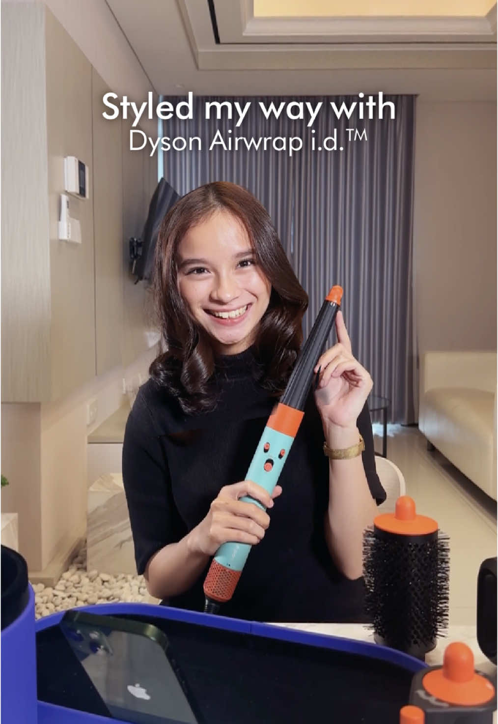 Rambut pendek pakai Dyson Airwrapi.d.™️? Bisa! Dengan Conical Barrel yang bantu bentuk gelombang sampai akar rambut.  Nantikan #LiveTheLuxe @dyson_id tanggal 15 – 16 Mei, temukan inovasi terdepan dari Dyson dan dapatkan penawaran eksklusif! #DysonID #DysonHair