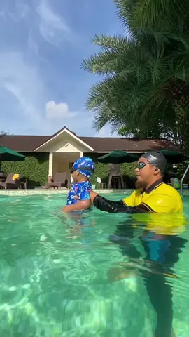 Chaska Royyan Alden Umur 3 Tahun Berputar Dalam Air 🤩🤩