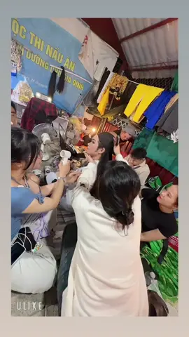 Phía sau hậu trường vui nhộn quá đi à ♥️🫰  #cailuonghoquang #nstruongtrongnhan #nstrongnhan #xhhhhhhhhhhhhhhhhhhhhhhh #cailuong #cảilươngviệtnam #cảilươngviệtnam #cailuongtuongco #cailuongtoiyeu  Cre : Trương Trọng Nhân 