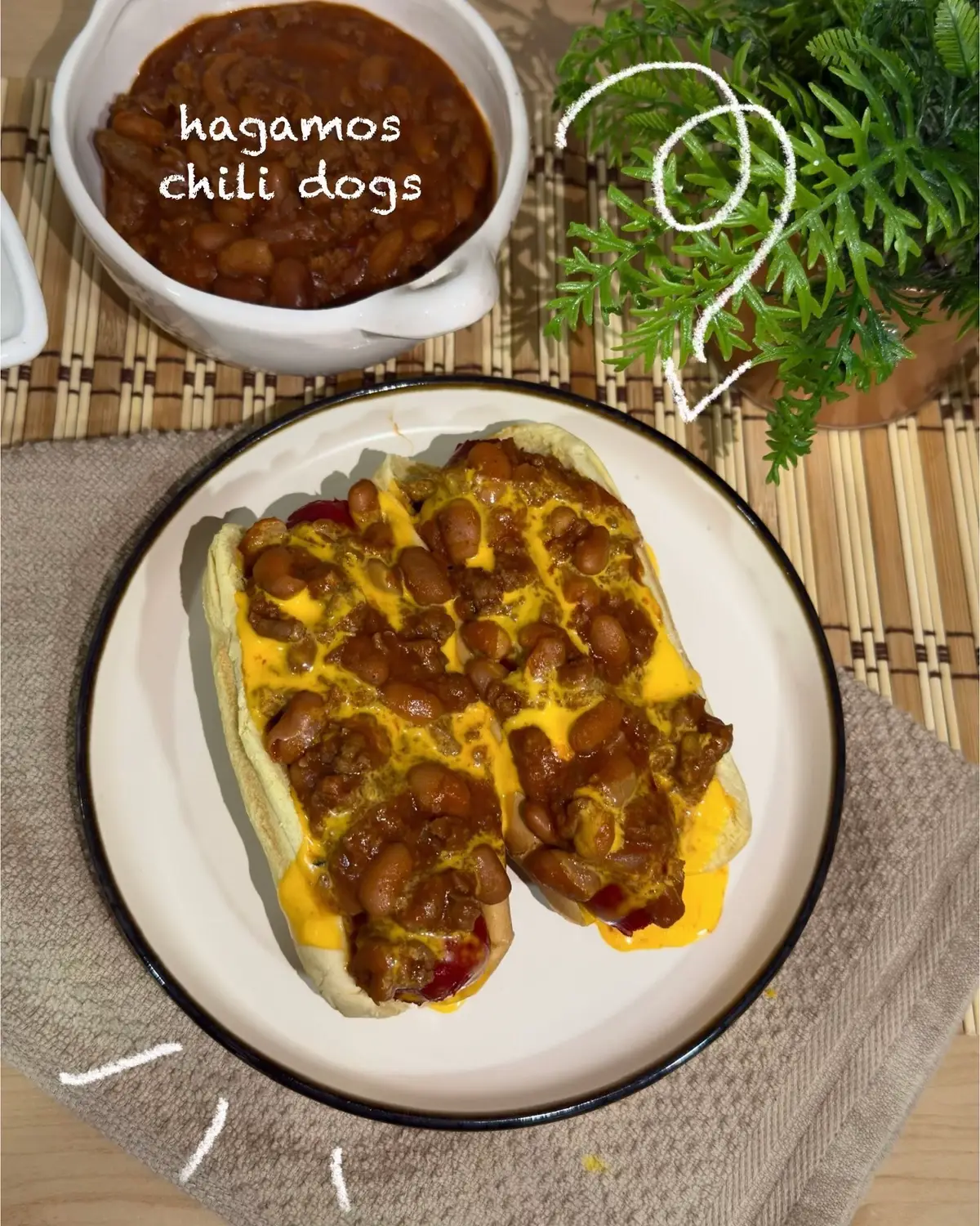 Envíale esta receta la perdón con quien los prepararías ✨🤌🏻 #chili  #Receta #cena #hotdogs 
