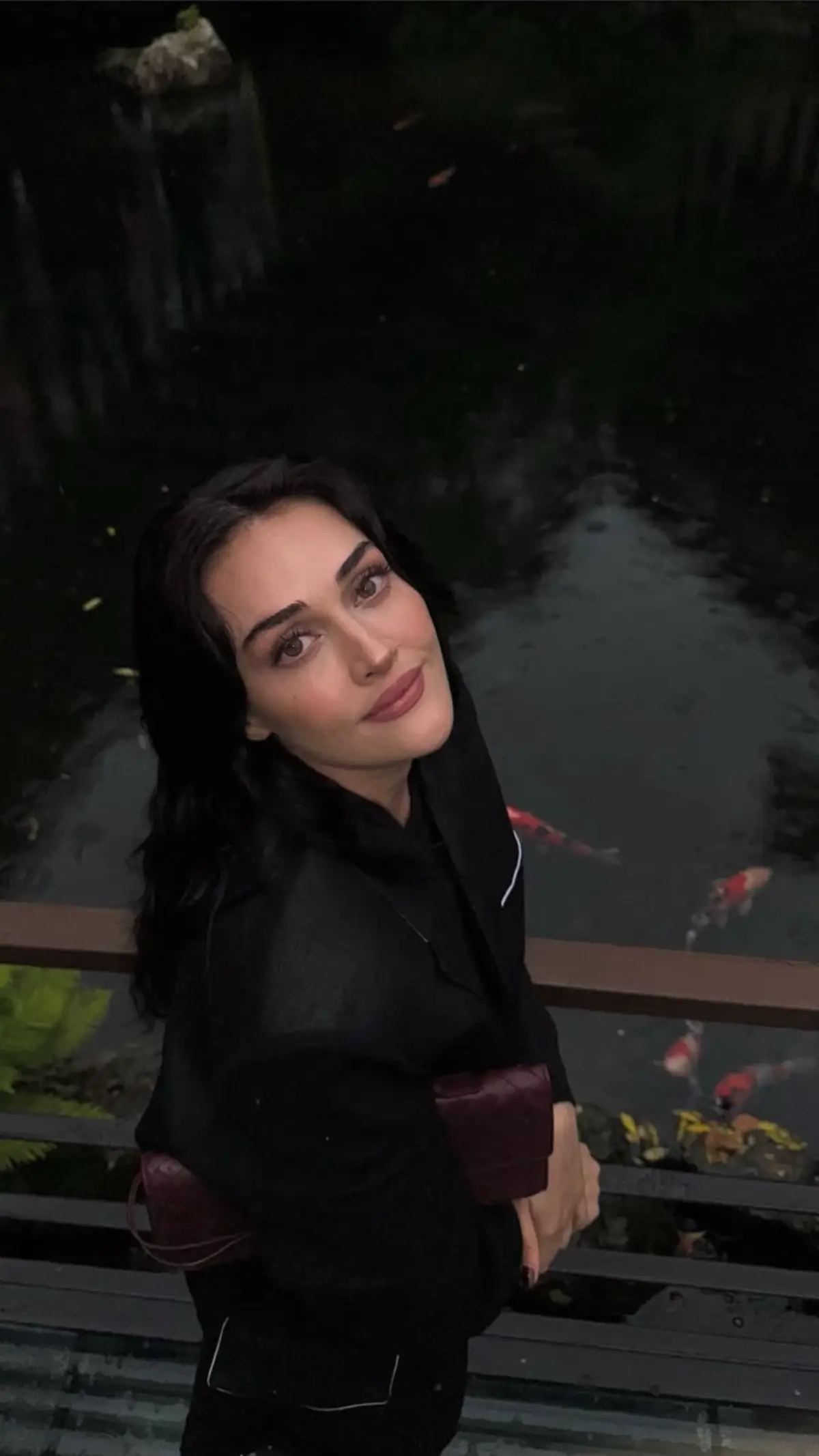 انشهد انها حوريه 🧜‍♀️ . #esrabilgiç 