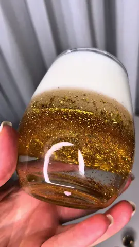 Comment on this video and I’ll send you how to access the step-by-step process for making this candle! + access link to my ebook ✨ #velaaromatica #velas #aroma #bemestar #autocuidado #asmr #candle #vela #candlemaker #candleaddict #candle #candlemaking #candlelover #candlelight #candleshop #candleholder #candlemagick #candlecommunity #candlebusiness #candlecourse #cursovelas #ebookvelas #candleobsessed