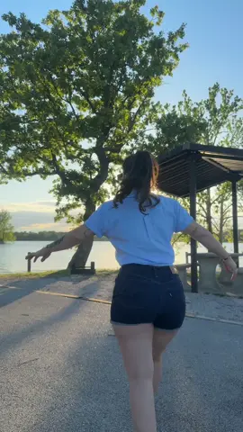 Cuál es tu salsa preferida ??? #paratiiiii#salsa#lago#atardecer
