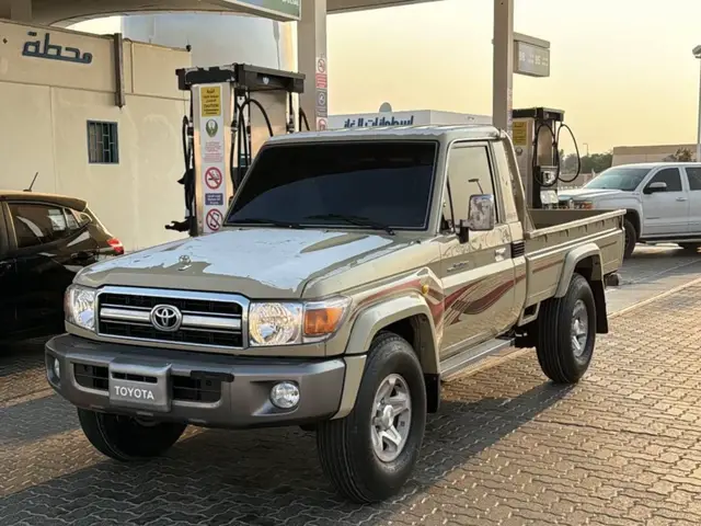 معاد تسعدني مغريات الايام                                                               واشياء واجد في عيوني تساوت