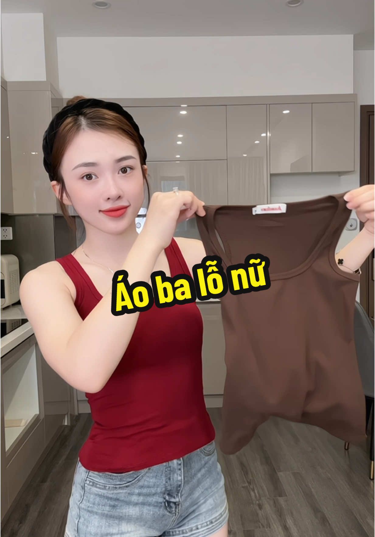 Chiếc áo quốc dân vào mùa hèe 😋 #landaulamvo #mebim 