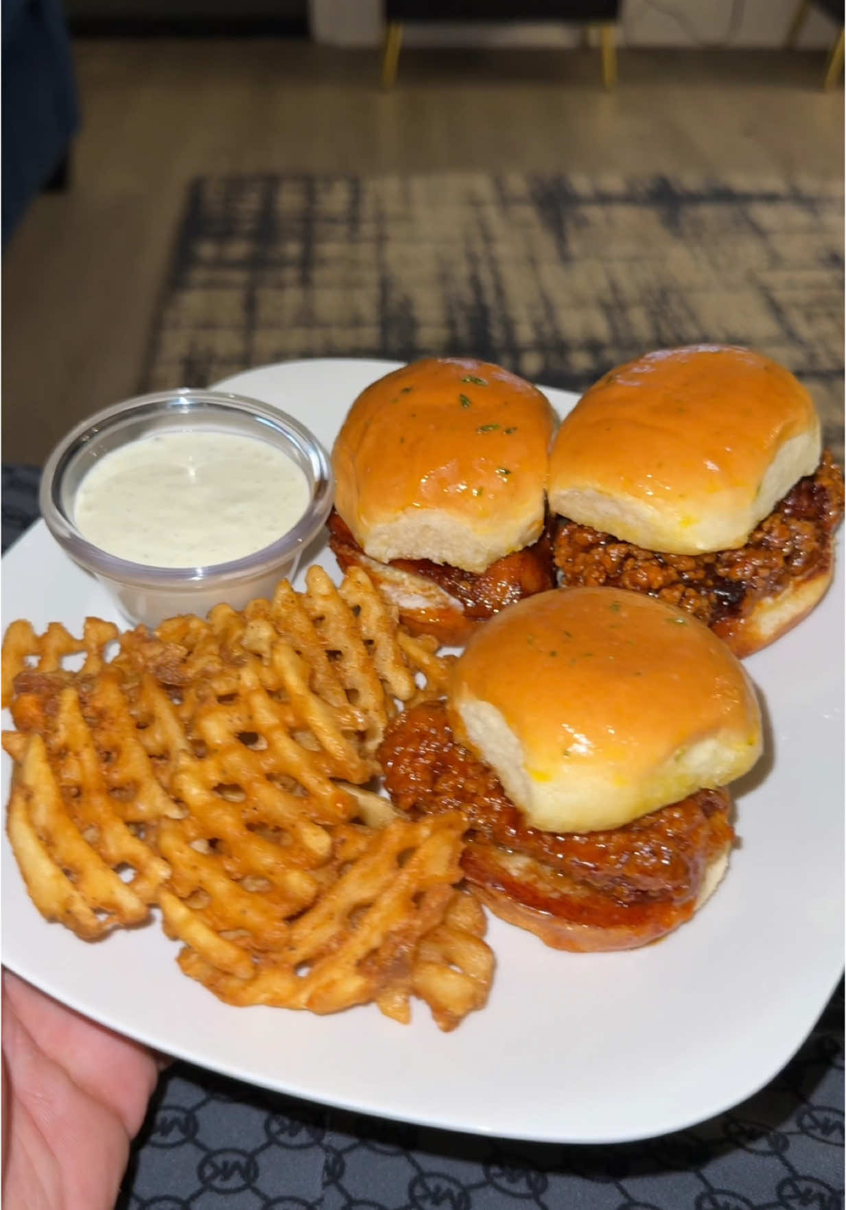 Honey chipotle sliders 🤤🍔 @CookingwithBre #fyp #fypシ゚viral #foodtiktok #honeychipotlesliders 