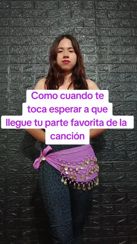 Con cortes JAJAJA, nada más por no dejar de subir algo ahora, subo ese borrador 🤣 #bellydanceDanitomasino #danzaarabe #baile #practice #pasosdebaile #comoimprovisar 