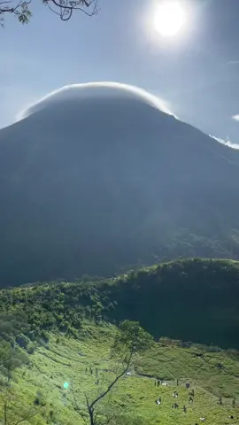 GUNUNG KEMBANG VIA LENGKONG TANGGAL 11 meii cerah poll@Gunung Kembang Via Lengkong #gunungkembangvialengkong #fyp #mountain #berandatiktok #pendakigunung #beranda #kembang 