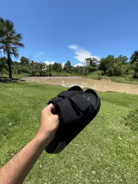 Napaka ganda talaga nitong unisex sandals mga boss madam Kaya mag check out kana bago ka pa maubusan✨