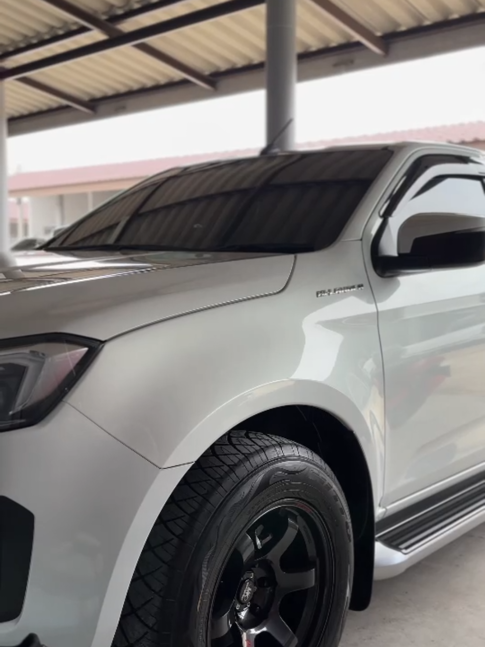 จงเป็นตัวเองในแบบที่ดีที่สุด 🤍🖤🚘 #อาร์ทการยางเกาะโพธิ์ #เม้งการยางชลบุรี #อมตะนครชลบุรี #isuzu2024 #ฟีดดดシ  