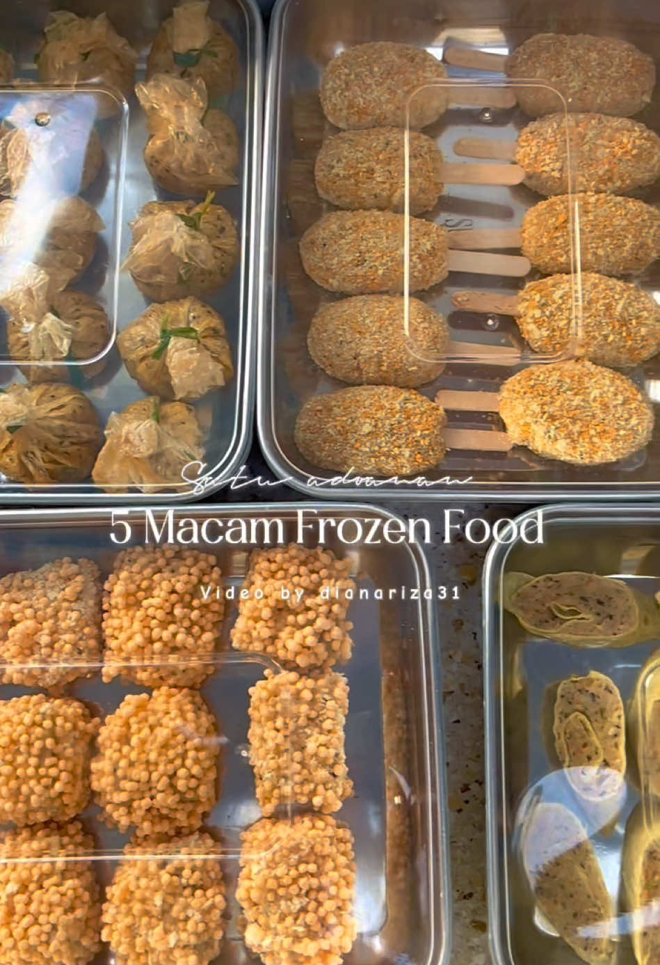 Long Weekend ga kemana-mana krna anak sakit… Yaudah bikin stok frozen food aja sekalian bisa buat fariasi lauk untuk bekal nanti pas udah masuk sekolah🤩 BAHAN ADONAN 1 kg daging ayam 250 gr udang (kupas) 1 buah wortel 3 batang daun bawang 50 gr jamur kuping 100 gr tepung tapioka 1 butir telur 7 siung bwg putih 1 sdm Lada 1 sdm bwg merah goreng 2 sdm bwg putih goreng 1/2 sdm gula 1/2 sdm garam  1 sdm penyedap 1 sdm myk wijen  2 sdm saos tiram PELENGKAP :  Bubble crumb Kulit kembang tahu Telur puyuh Telur dadar Tepung panir Kulit pangsit CARA MASAK : Tonton Video sampai habis 🫶🏻 NOTE : Kalau tekstur nya terlalu lembek boleh tambahkan sedikit tapioka  #resep #masak #masakan #masakanrumahan #food #olahanayam #frozenfoods #homemade 