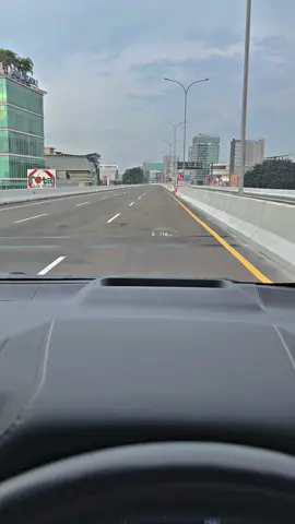 Bahan prankmu bolo🙌🏻 #nyetirmobil #nyetir #drivermuda😎 #bekasihits #tolbecakayu #fypage #alphardhybrid 