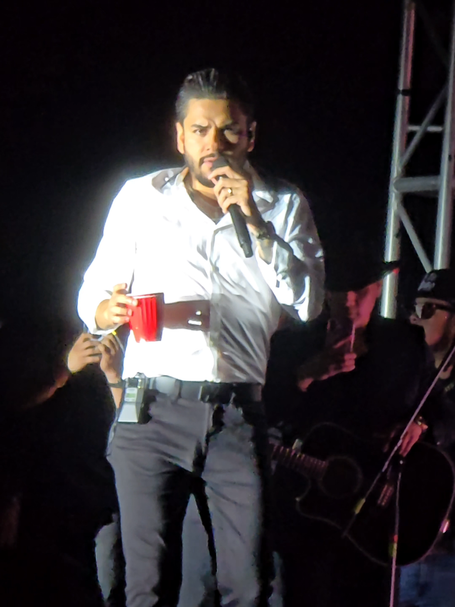 ese virlan es el más loquillo😍 @Virlán #laparrandatour #guitarra #tijuana #paratiiiiiiiiiiiiiiiiiiiiiiiiiiiiiii #fyp #regionalmexicano #altaconsigna #perdidosdesinaloa #losplebesdelrancho #arielcamacho #hibrido 
