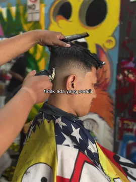 Tunjukin mah senengnya aja, susahnya kita inget pas mau tidur aja 😅 #CapCut #riothairstudiodepok #kangcukurfenomenal #barbershopdepok #tukangcukurtiktok #tukangcukurjalanan✂️📌 #haircut 