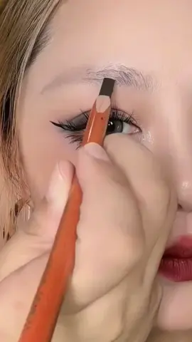 Eyebrows tutorial for beginners! #makeup #eyebrow #eyebrowmakeup #makeuptutorial #eyemakeup #eyebrowtutorial #tiktokusa 