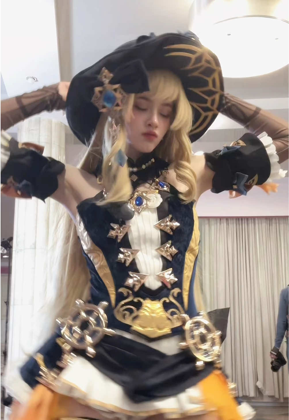 Lonely､ lonely｡ #косплейнавия #навия #навиягеншин #naviagenshinimpact #naviacosplay #cosplaygenshinimpact #naviacosplay #навиягеншинимпакт #genshin #константа 