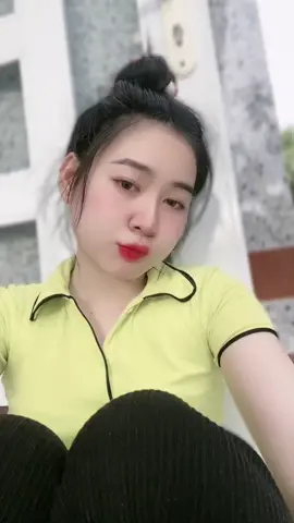 02:03 ai còn thức hum 🥰