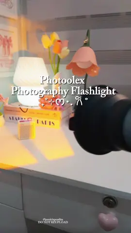 Replying to @kolyyfinds 𐙚˙⋆.˚ ᡣ𐭩 Instant araw with this photoolex flashlight! ♡♡♡ #photoolex #photographyflashlight #photoolexflashlight #photographylighting #lightingsetup #studiolighting #lightingideas #creativelighting #fyp 